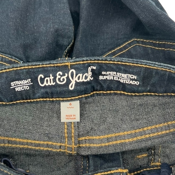 cat & jack Super Stretch Straight Leg Jeans Size 6 Kid's - Picture 2 of 6